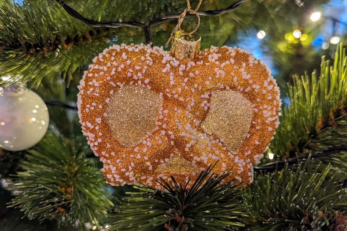 kerstornament vondels pretzel